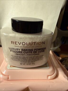 Revolution Luxury Baking Powder - Ghost White